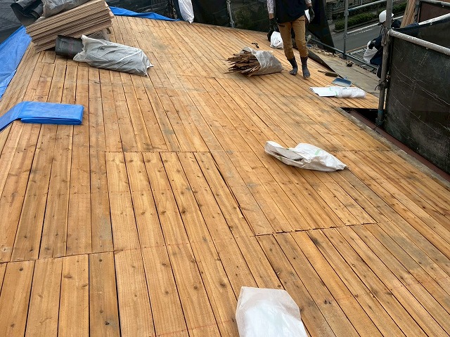 屋根の下地に使用されていたバラ板